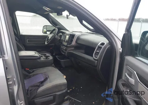 2021 Ram 2500 Big Horn 4X4 6'4 Box z USA, uszkodzony, nr VIN 3C6UR5DL3MG652872